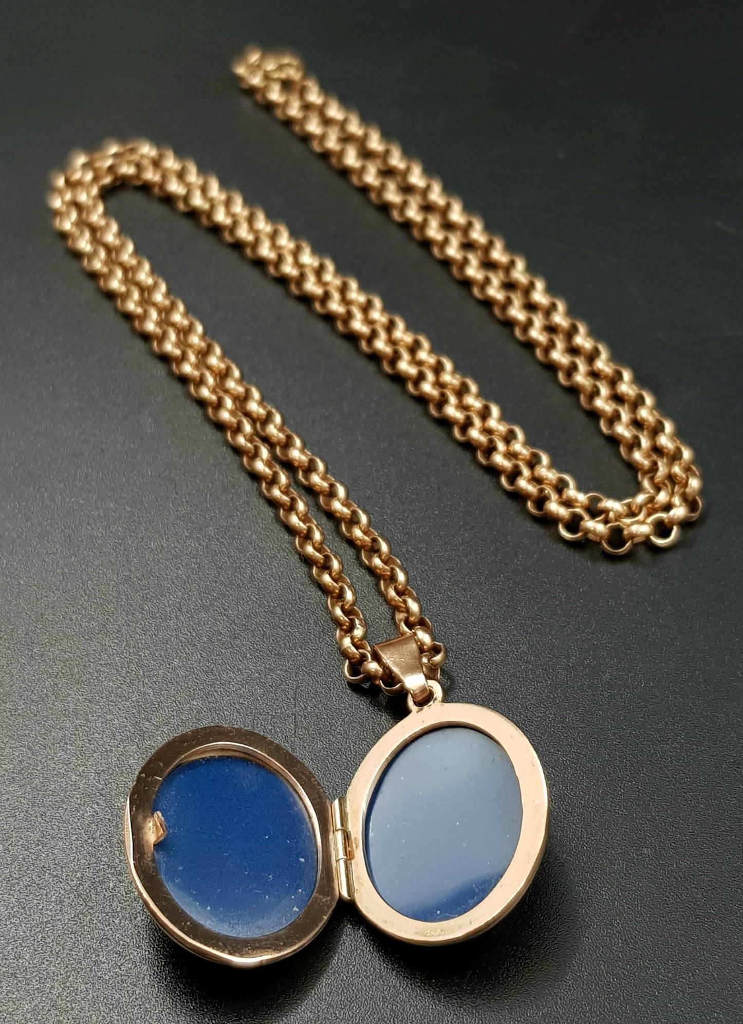 A VINTAGE 9K ROSE GOLD LOCKET ON A 60cms ROSE GOLD BELCHER CHAIN . 18.5gms - Image 2 of 5