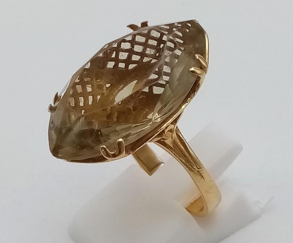 AN 18K YELLOW GOLD AND CITRINE DRESS RING . 8gms size N - Image 2 of 4