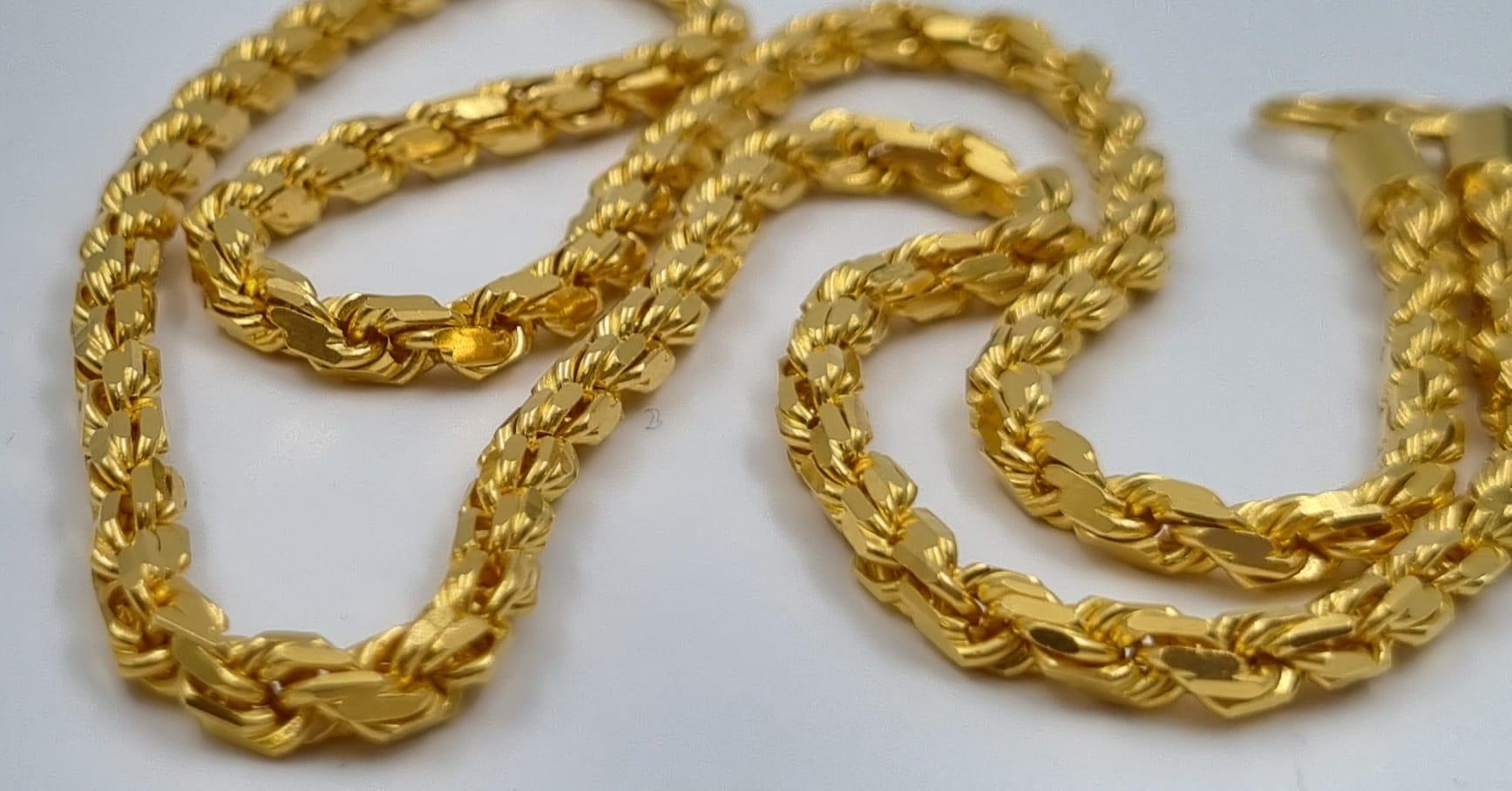 A Heavy 22k Yellow Gold Prince of Wales Link Chain. 58cm. 79.9g. - Image 3 of 4