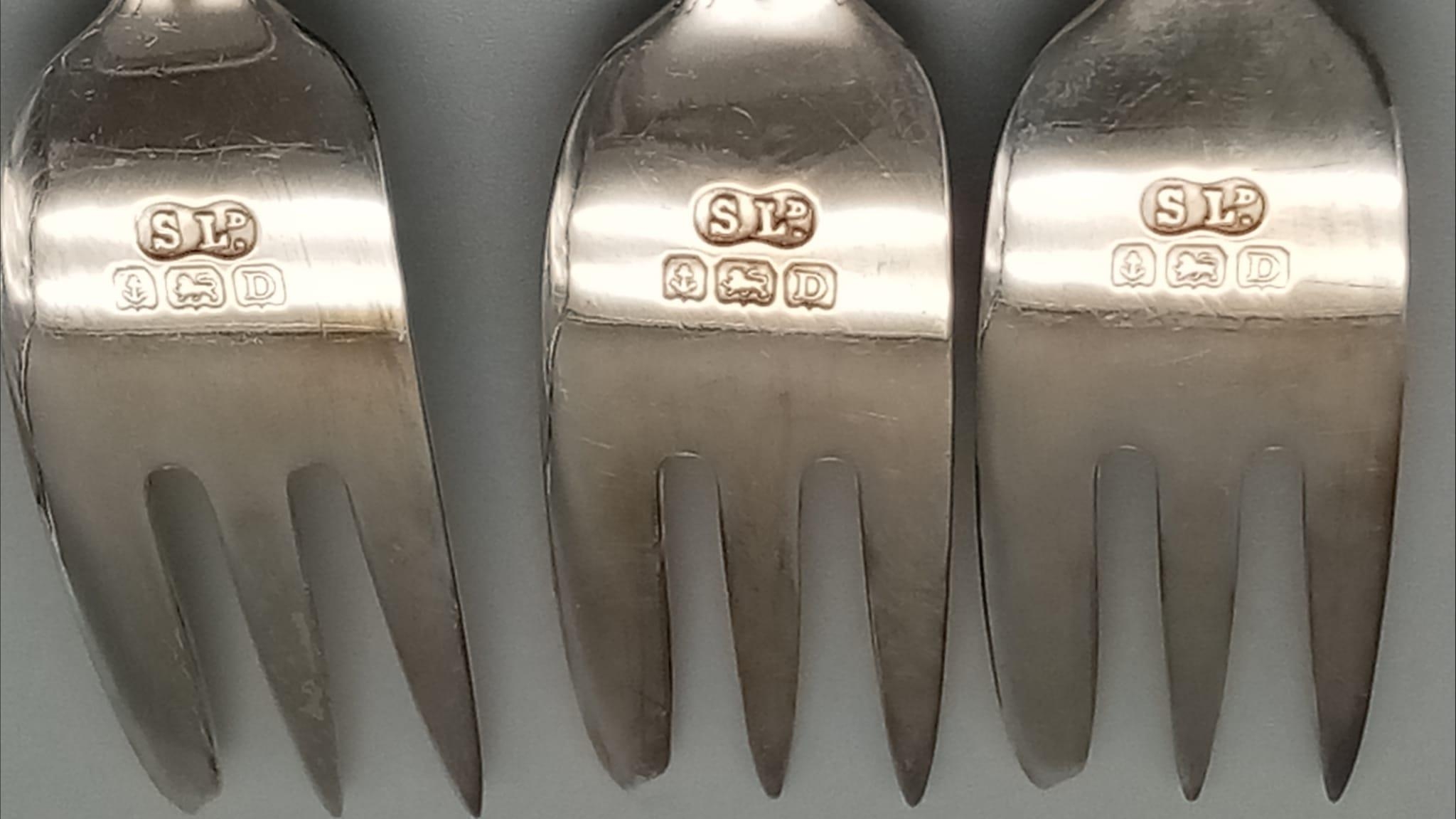 A Set of Six Pastry Desert Spoons with Serving Fork. Hallmarks for Birmingham 1928. 136g total - Image 6 of 6