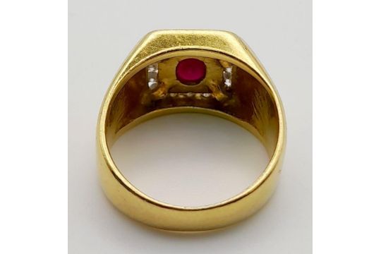 An 18K Yellow Gold Ruby and Diamond Ring. Central ruby stone with a 16 diamond square surround! Size - Image 4 of 5