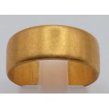 A Vintage 22k Yellow Gold Band Ring. Size N 1/2. 6.9g