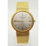 A gents, Vacheron & Constantin, 18 K yellow gold watch. Slim body, with 32 mm dial, white metal face