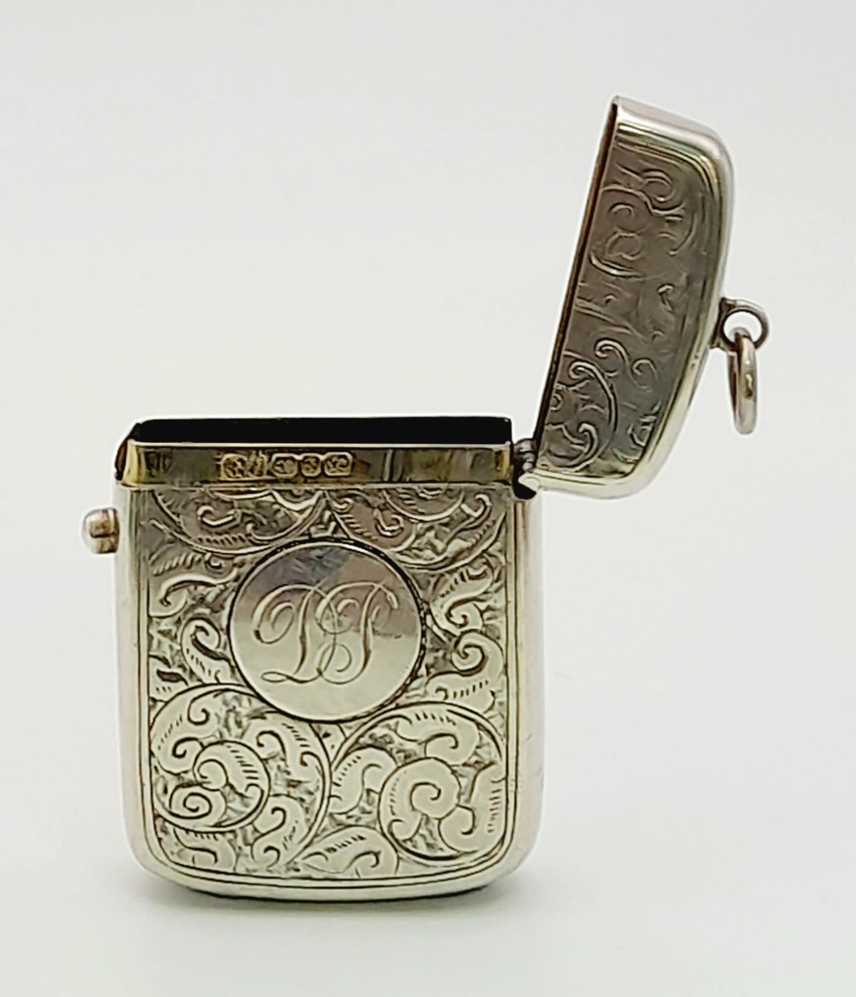 An Antique Silver Vesta Case. Hallmarks for Birmingham 1892. Makers mark of George Unite. 3.5 x