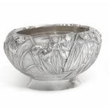A Japanese solid silver bowl Miyamoto Shoko, Tokyo, early 20th century 14cm. diameter. 413.5 grams