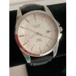 Gentlemans CITIZEN Quartz wristwatch in silver tone. Large oversized model having sweeping second