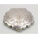 A Vintage Solid Silver Ladies Compact Clam. Clasp slightly tight but still works well. 800 hallmark.