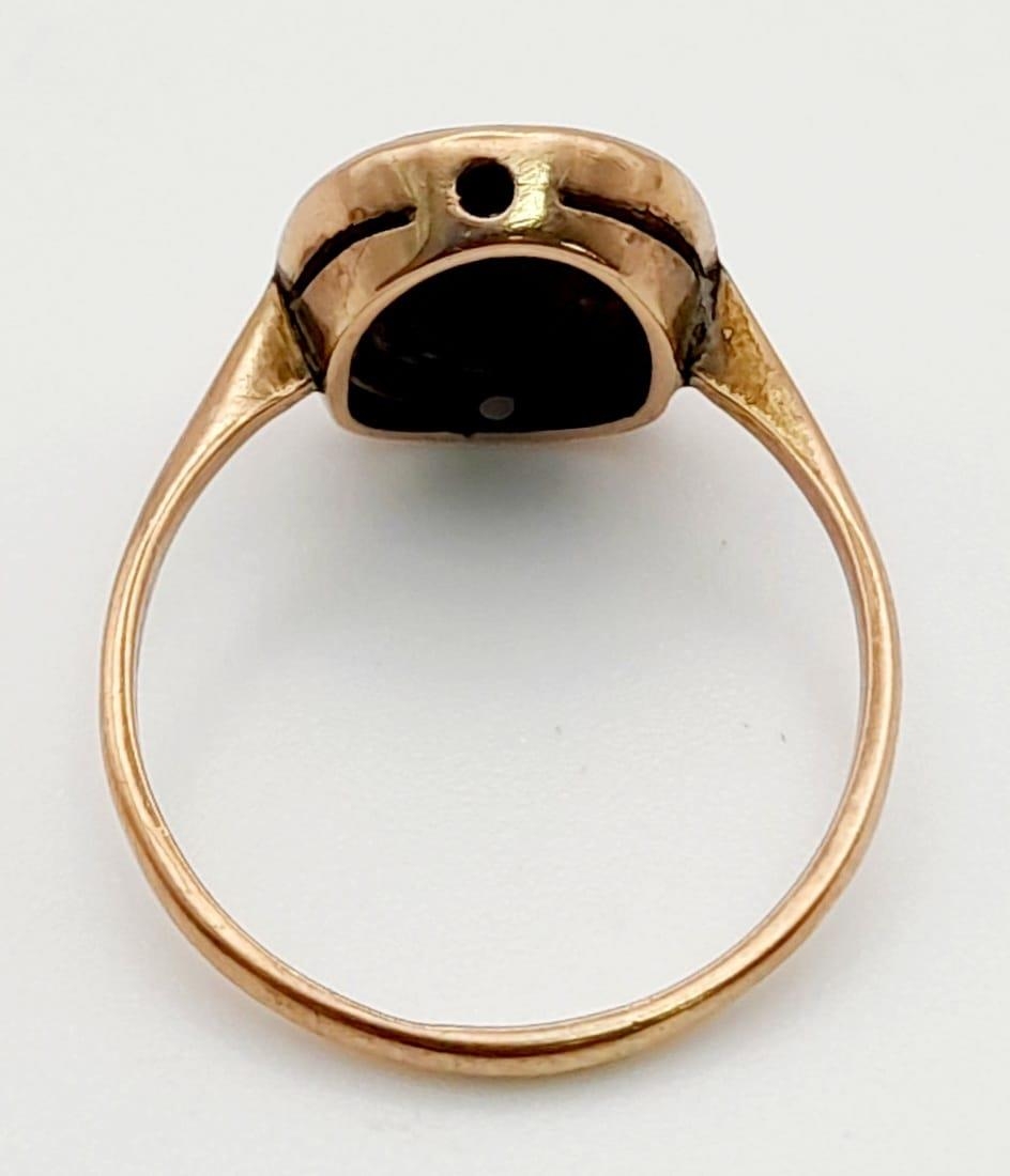 A Vintage 9K Yellow Gold Australian Black Opal Ring. Size O. 2g total weight. - Image 3 of 4