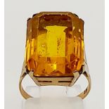 A Vintage 9K Yellow Gold Citrine Ring. Large rectangular citrine centre stone. Size L. 7.17g total
