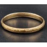 A VINTAGE 9K GOLD BANGLE IN ORIGINAL F. HINDS BOX. 8.4gms