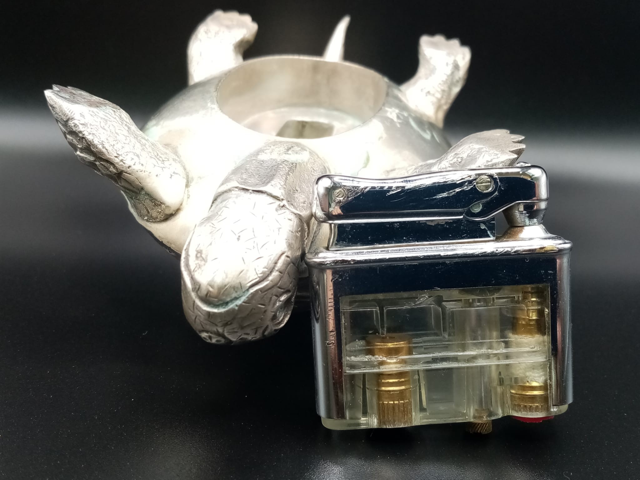 A stunning large solid silver European tortoise table lighter Marked 800 possibly Italian Top - Image 6 of 9
