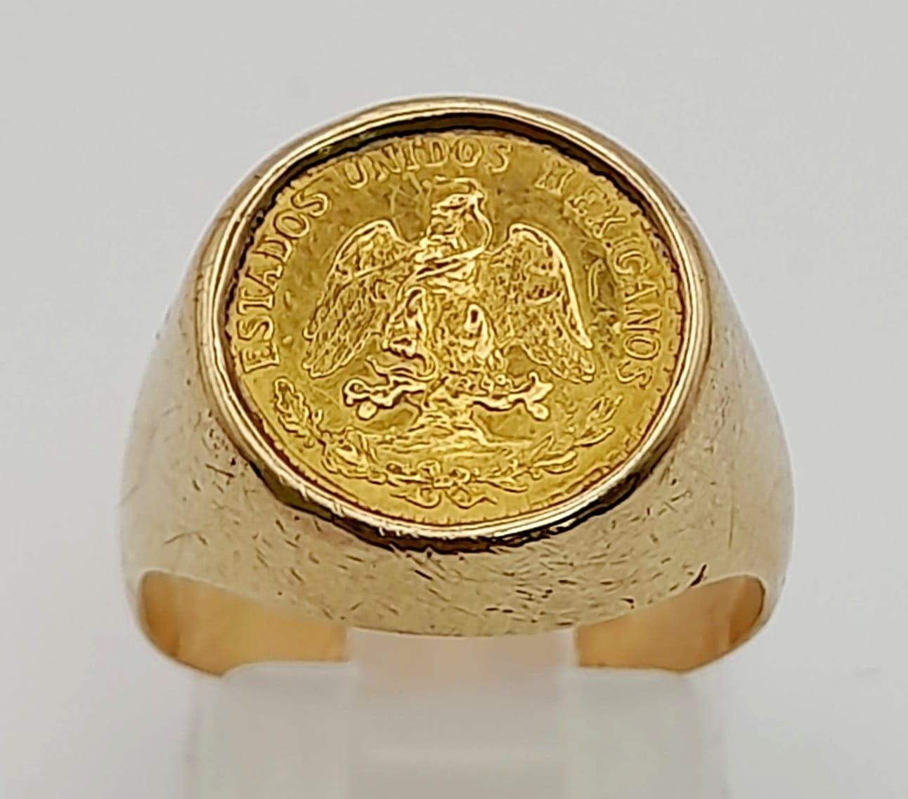 A 22k Gold Estados Unidos Mexicanos Coin Signet Ring. Coin is 22k gold - Ring is 9K gold. Size O.