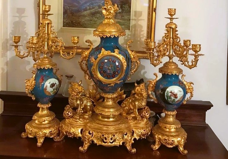 A Magnificent French 19th Century gilt bronze and champleve enamel porcelain mantel garniture - In - Bild 12 aus 16