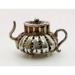 VINTAGE SILVER TEAPOT CHARM 2.6G