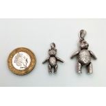 A Mummy and Baby Bear Silver Pendant. 3 and 2.5cm.
