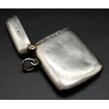 An Antique Silver Vesta Case. Hallmarks for Birmingham 1909. Makers mark of Deakin and Francis. 3