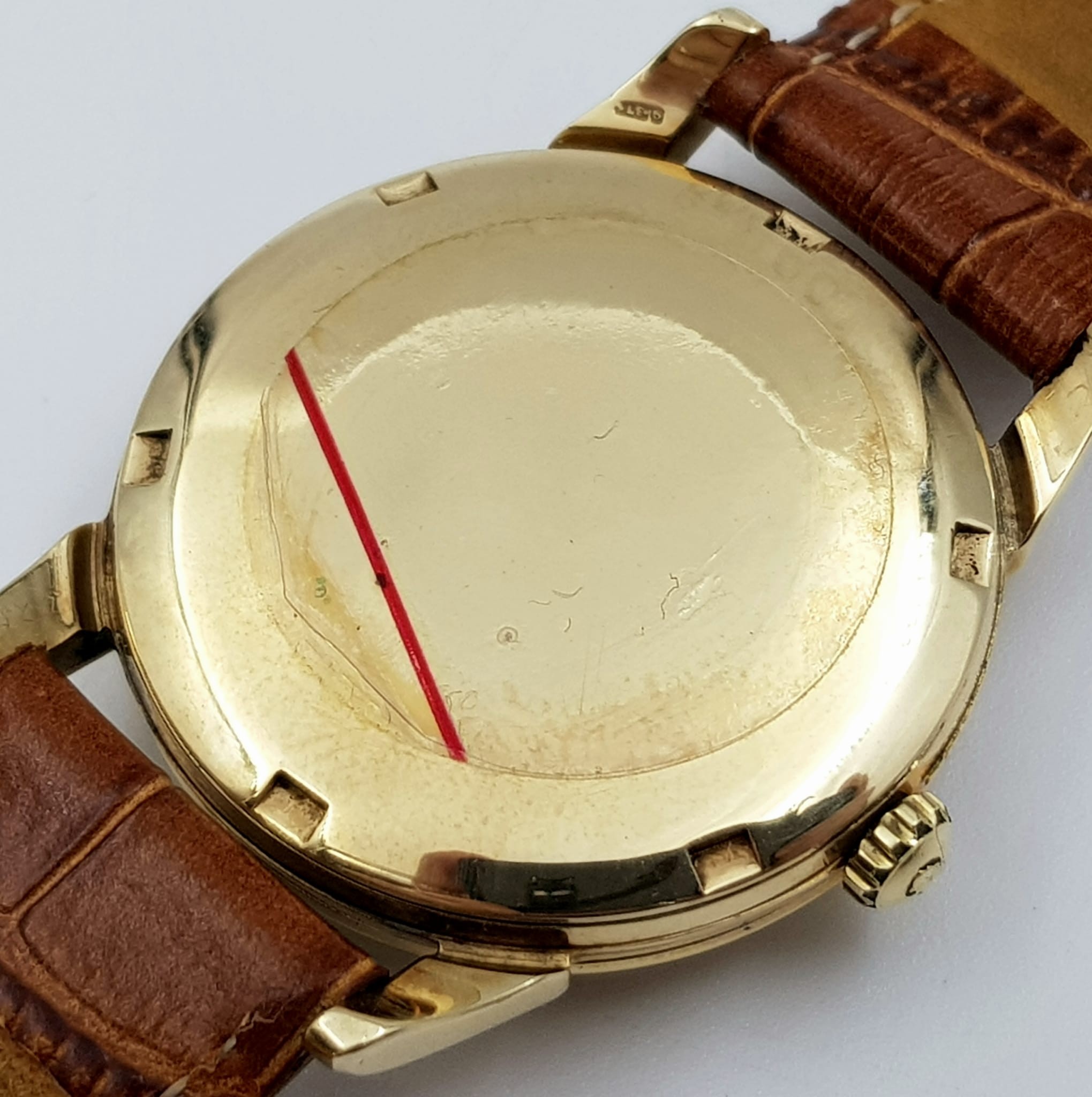 A VINTAGE 9K GOLD OMEGA SEAMASTER AUTOMATIC WATCH WITH LEATHER STRAP , RECENTLY SERVICED. 34MM - Image 4 of 7