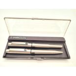 A Set of Two Vintage 25 Parker Pens. A fountain and ballpoint pen. In original box, very good