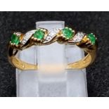 9K YELLOW GOLD DIAMOND & EMERALD RING 2G SIZE M