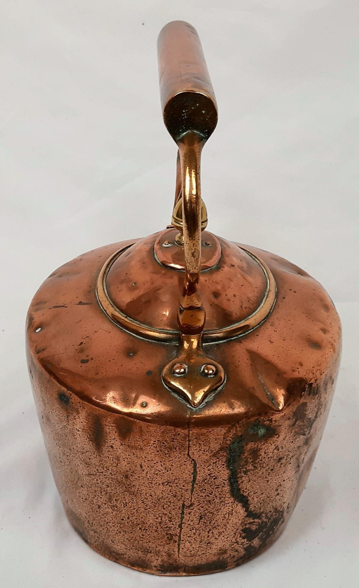 A Large Antique Copper Tea Kettle. 35 x 33cm. 1.9k - Image 3 of 6