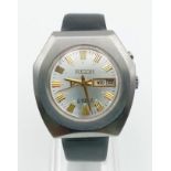 A Handsome Vintage Ricoh Automatic Gents Watch. Black leather strap. Stainless steel case -38mm.