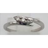 9K WHTE GOLD 3 STONE DIAMOND CROSS OVER RING 0.10CT 1.4G SIZE K