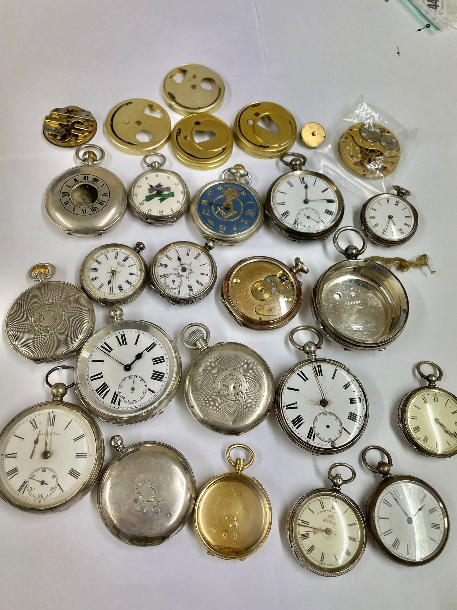 Antique & vintage silver pocket watches fusee, Waltham etc some ticking sold as found - Image 9 of 11