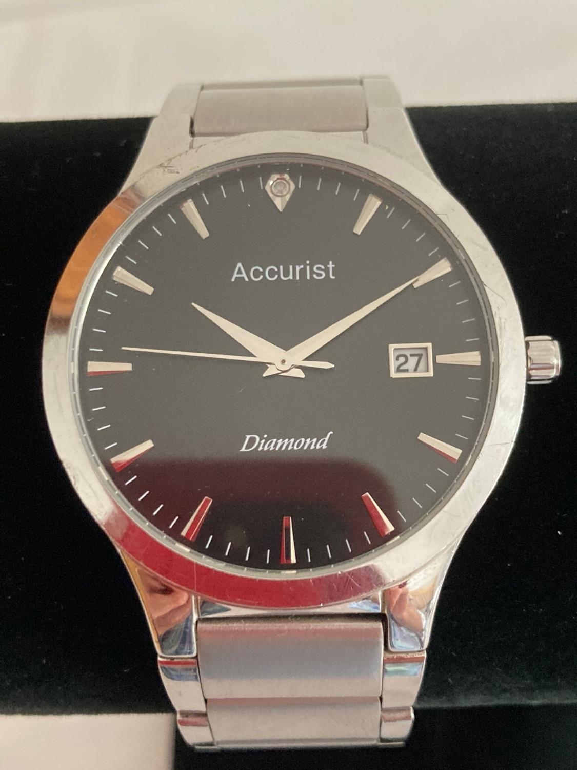 Gentlemans Quartz ACCURIST MB1066 DIAMOND Wristwatch. Black face model in silver tone with date