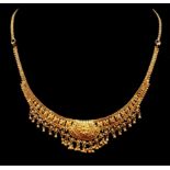 An 21K Yellow Gold Asian Wedding Bridal Necklace. Beautiful filigree work. 34cm. 19.56g. Ref - 8452