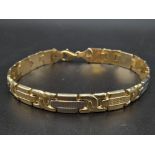 A Stylish 14K Yellow and White Gold Link Bracelet. 18cm. 8.6g. Ref - 562