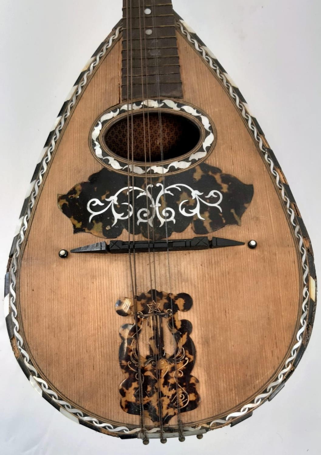 A Antique 1890s Roundback Mandolin. Marks for: Michele Maretea - W. Trengove of Whittlesea. In - Image 5 of 14