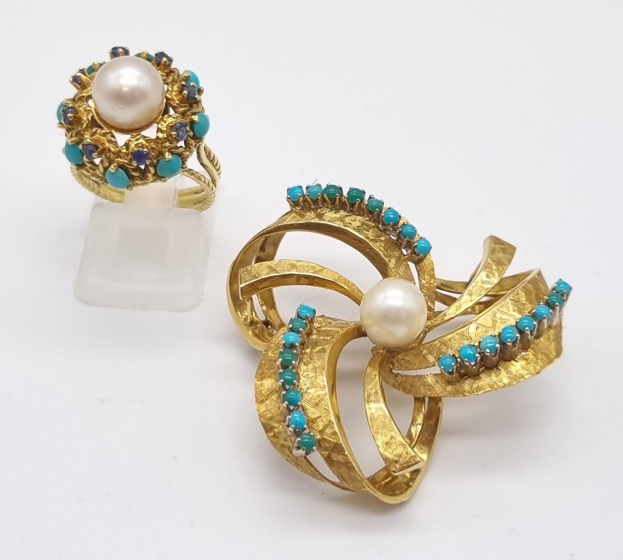 A Wonderful Vintage Possibly Antique 18K Yellow Gold, Turquoise and Pearl Ring/Brooch Set. Ring -