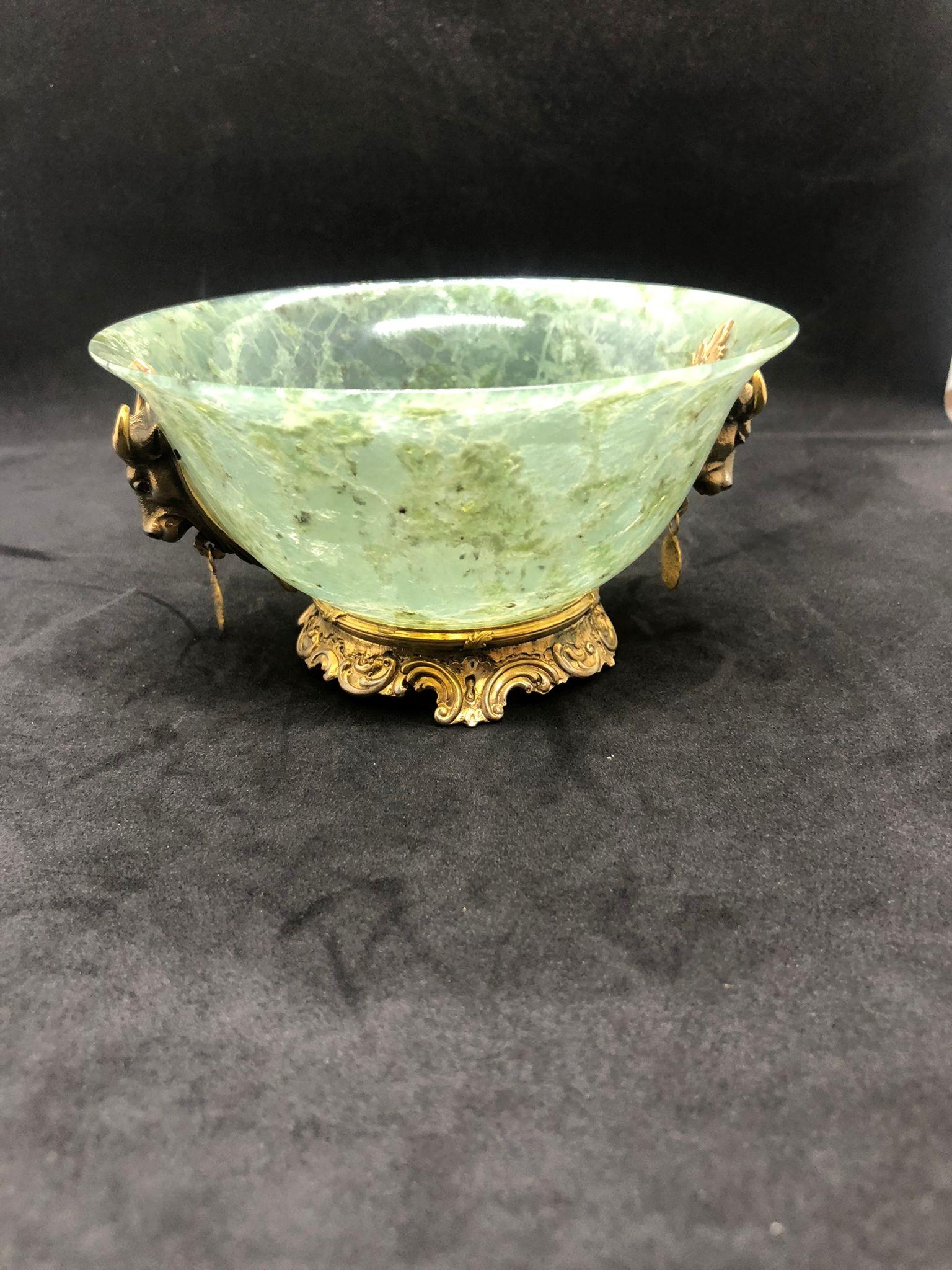 STUNNING RUSSIAN SOLID SILVER SPINACH JADE DIAMOND BOWL. Stunning bowl with bulls heads either - Bild 3 aus 17