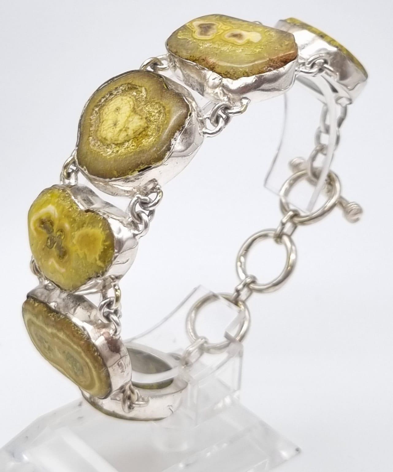 A very unusual and unique, sterling silver, yellow solar quartz necklace, bracelet and earrings set. - Image 5 of 5
