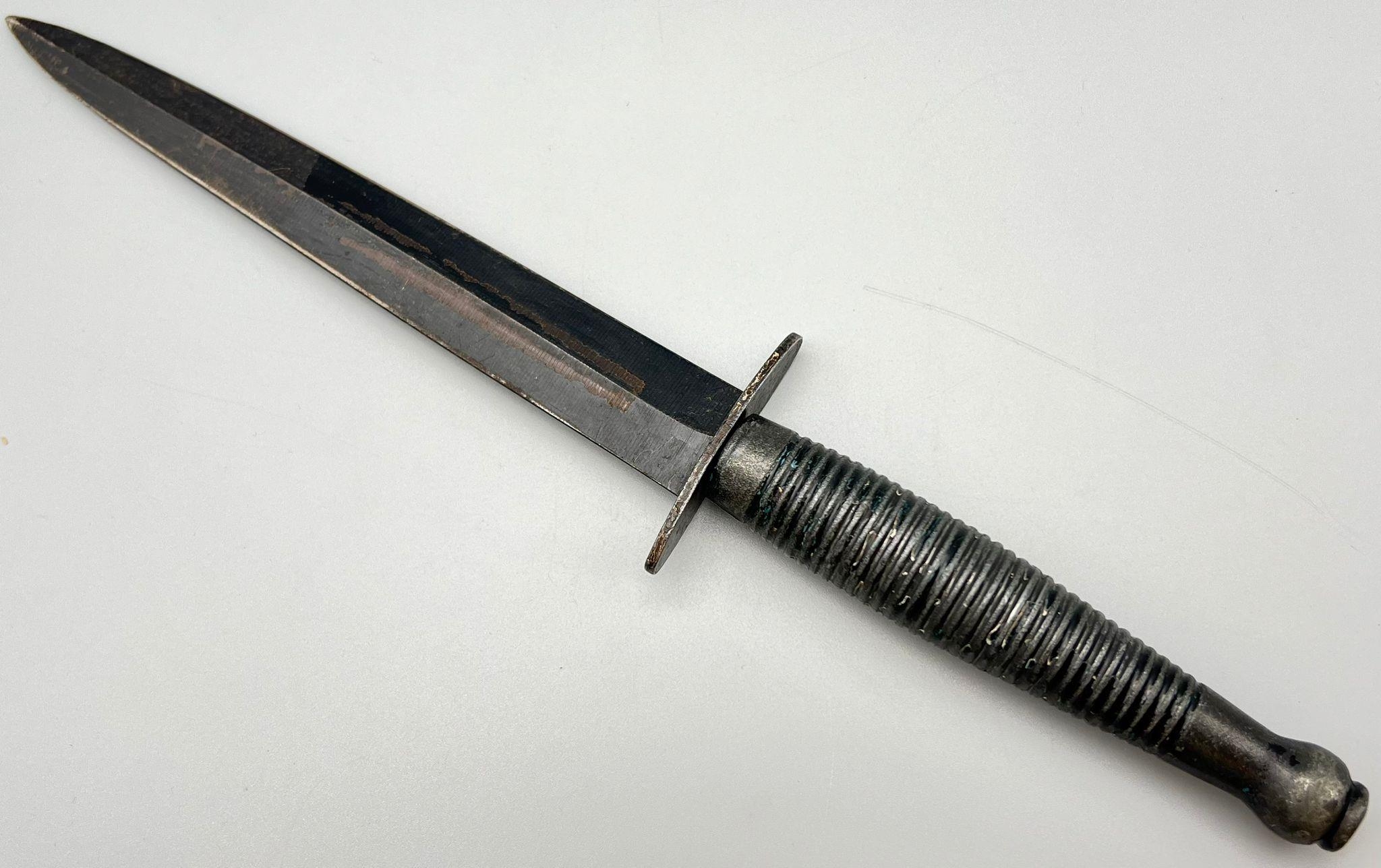 A Vintage Fairbairn Sykes (or Fairbairn Sykes Style) Dagger Believed to be third pattern 28.5cm - Image 2 of 2