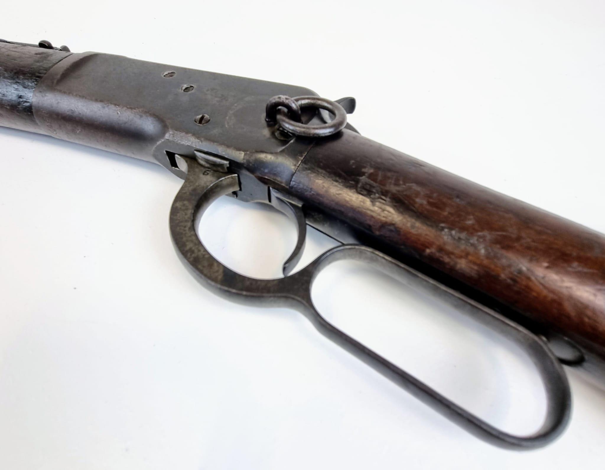A Rare 1892 Winchester Saddle Ring Carbine Lever Action Rifle. 44WCF (44-40) calibre. Manufactured - Image 3 of 14