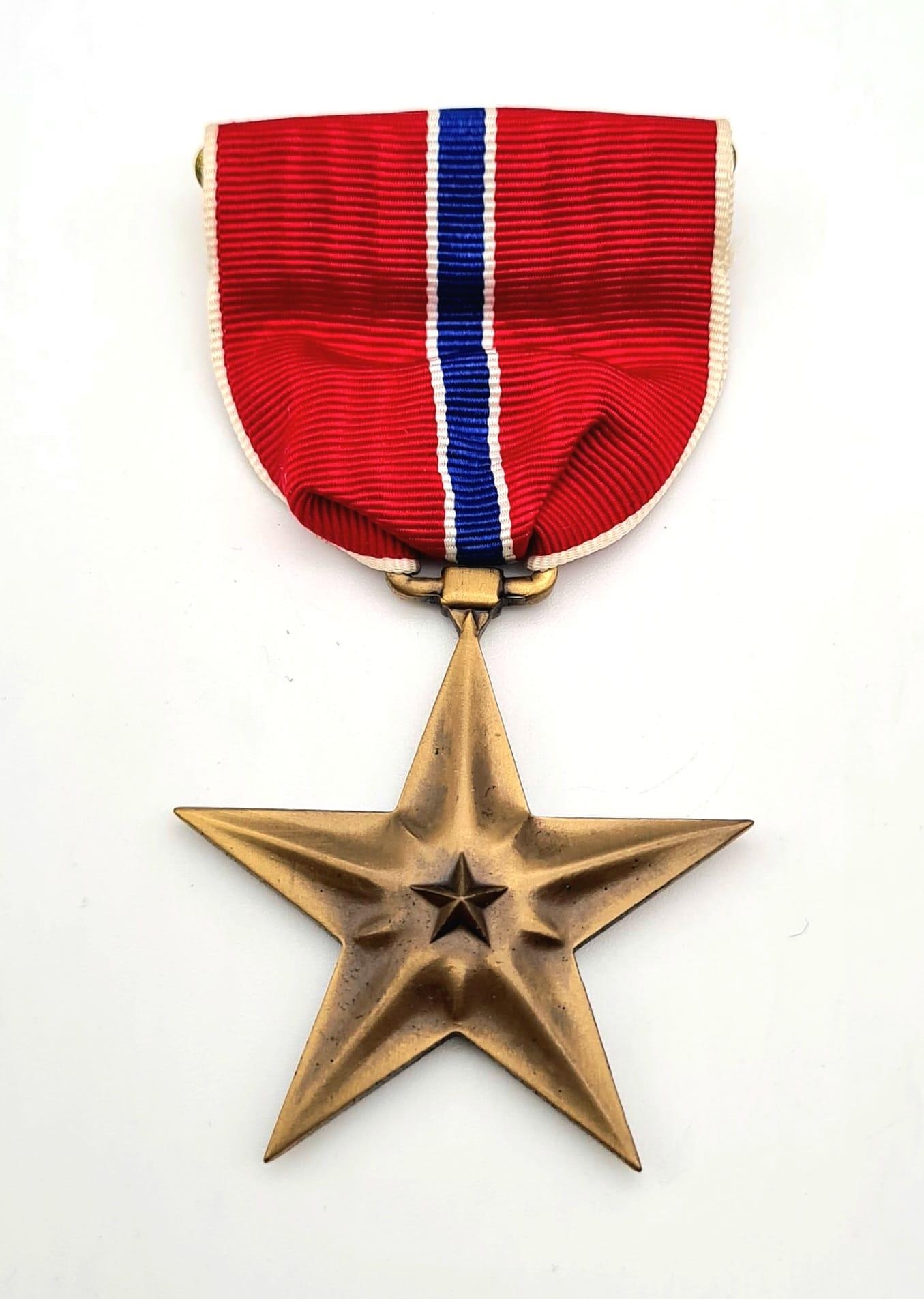 WW2 US Bronze Star in Original Un-issued Box. This medal is from War stocks made for the invasion of