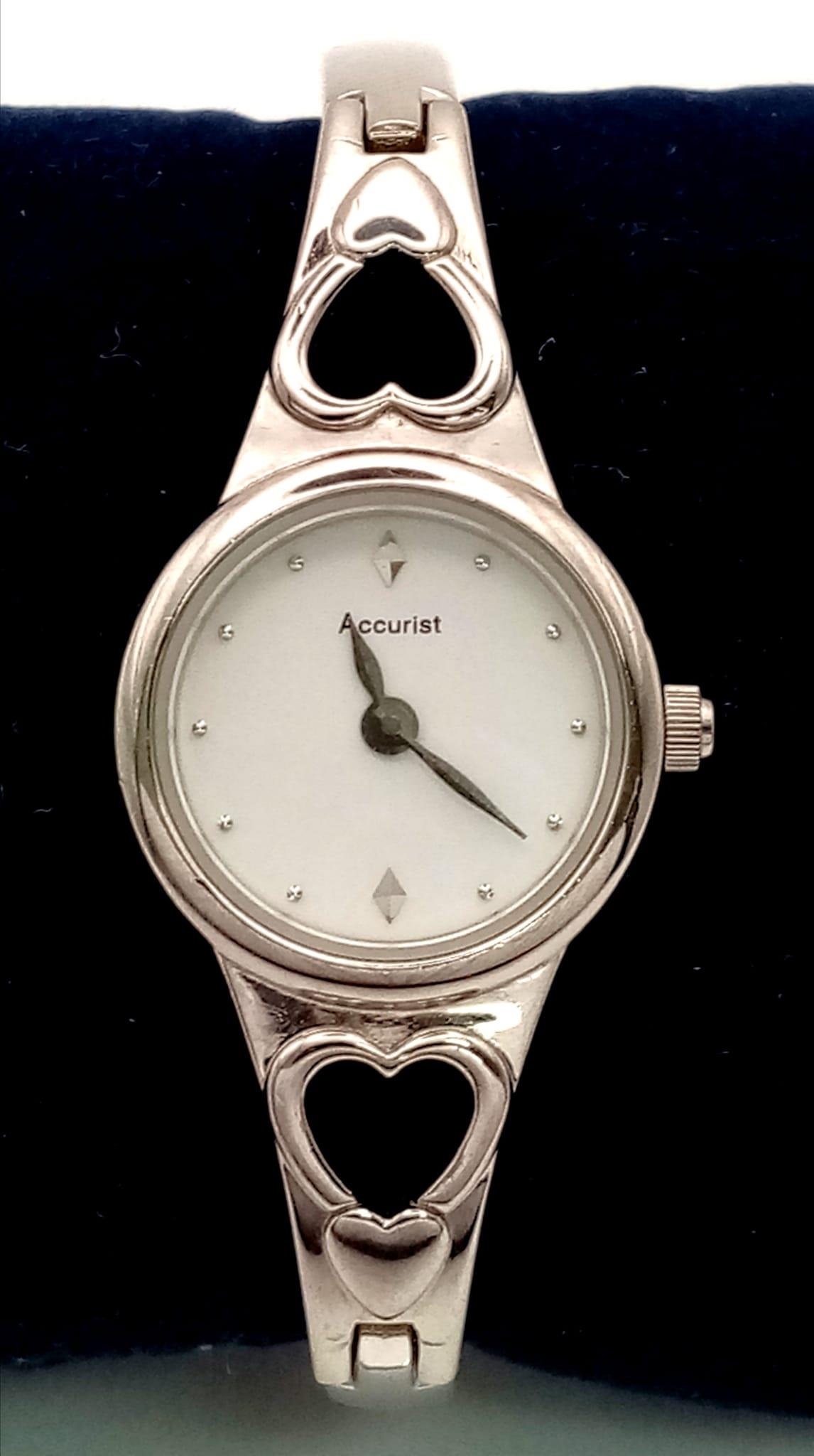 An ACCURIST stainless steel, ladies, watch. Case width: 18 mm, white dial, in full working order and - Bild 2 aus 5