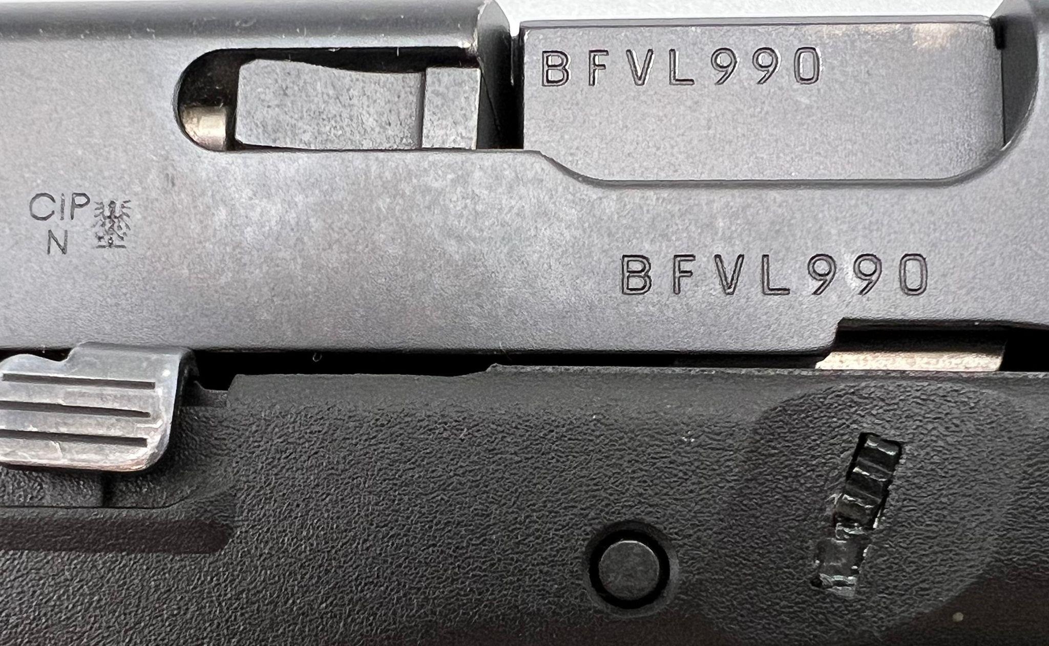 A Deactivated 9mm Glock Model 17 Generation 5 Semi-Automatic Pistol. Comes with extra grip sets - Image 7 of 10