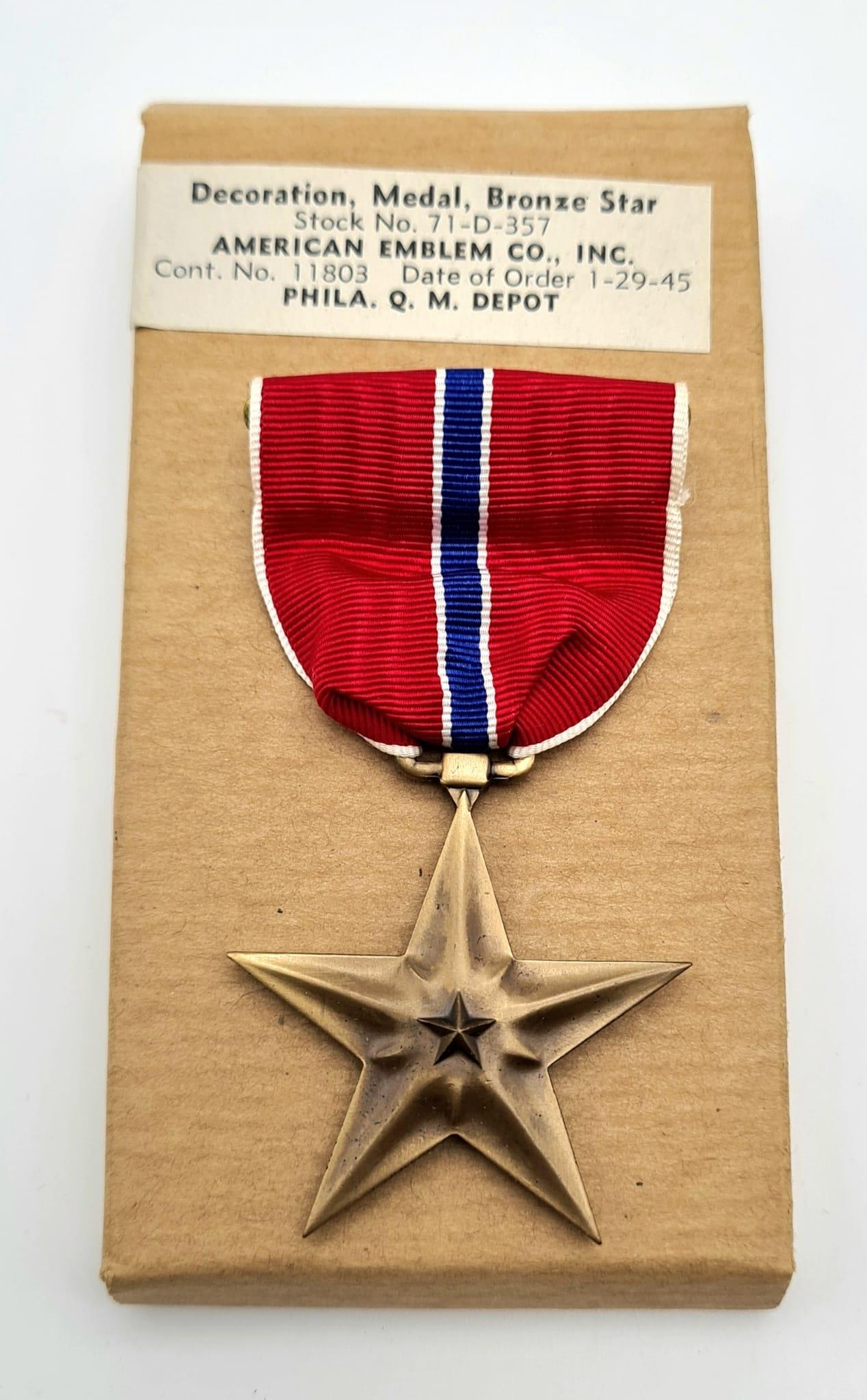 WW2 US Bronze Star in Original Un-issued Box. This medal is from War stocks made for the invasion of - Bild 3 aus 5
