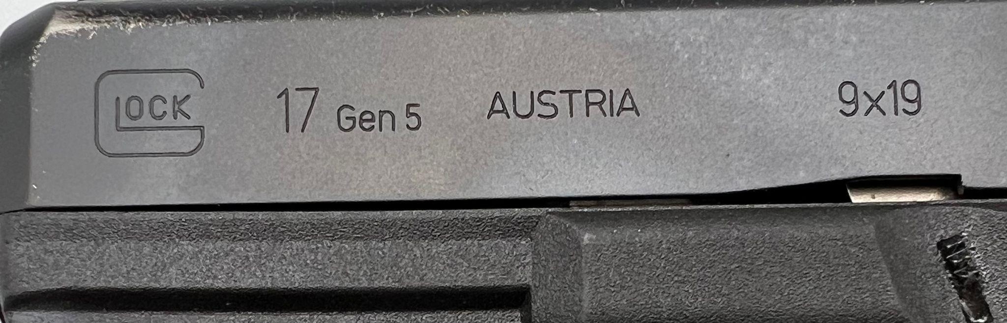 A Deactivated 9mm Glock Model 17 Generation 5 Semi-Automatic Pistol. Comes with extra grip sets - Image 3 of 10