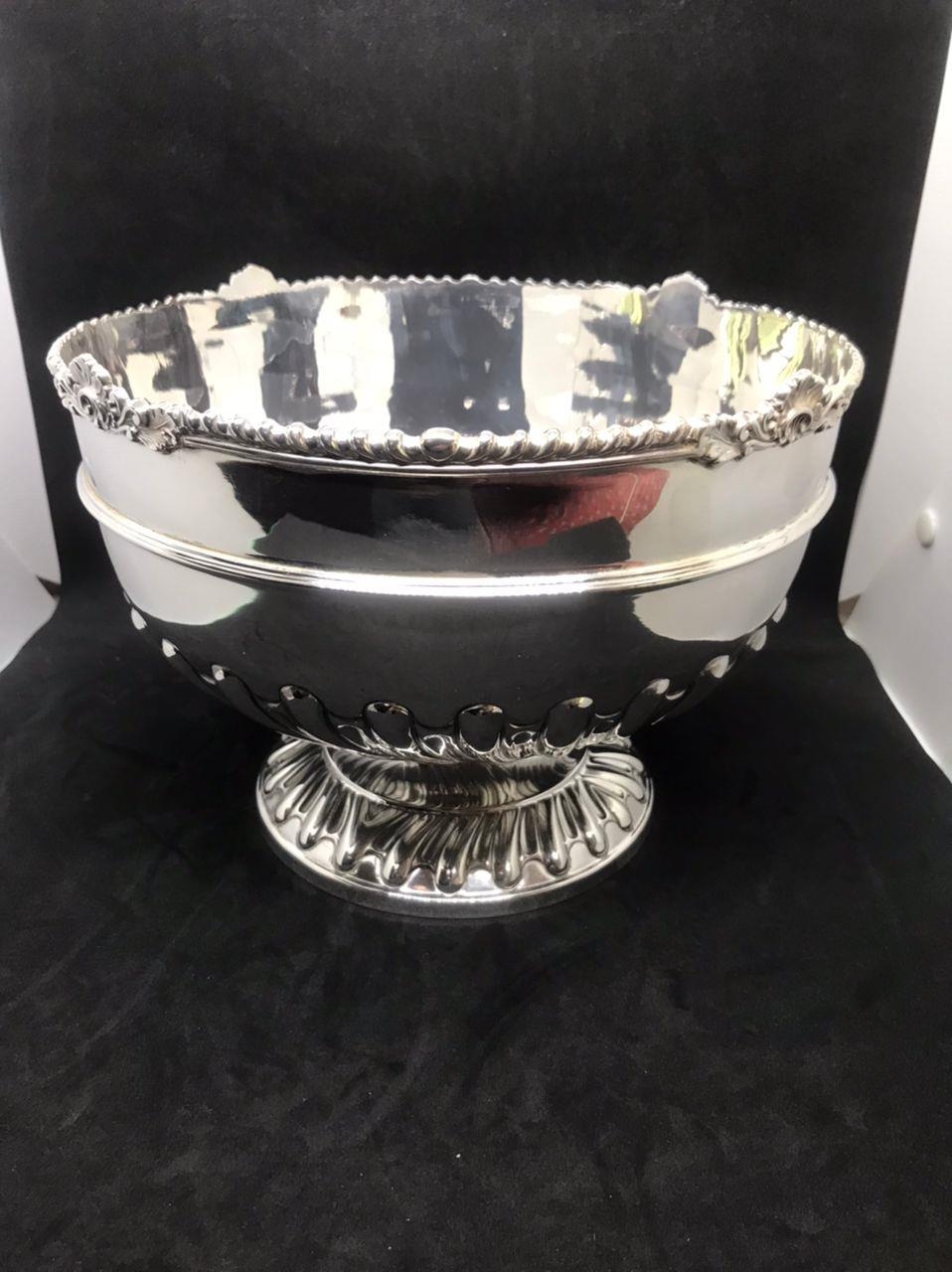 A great looking Antique sterling solid silver Rose / Punch bowl: Sheffield 1899.William Mammatt &