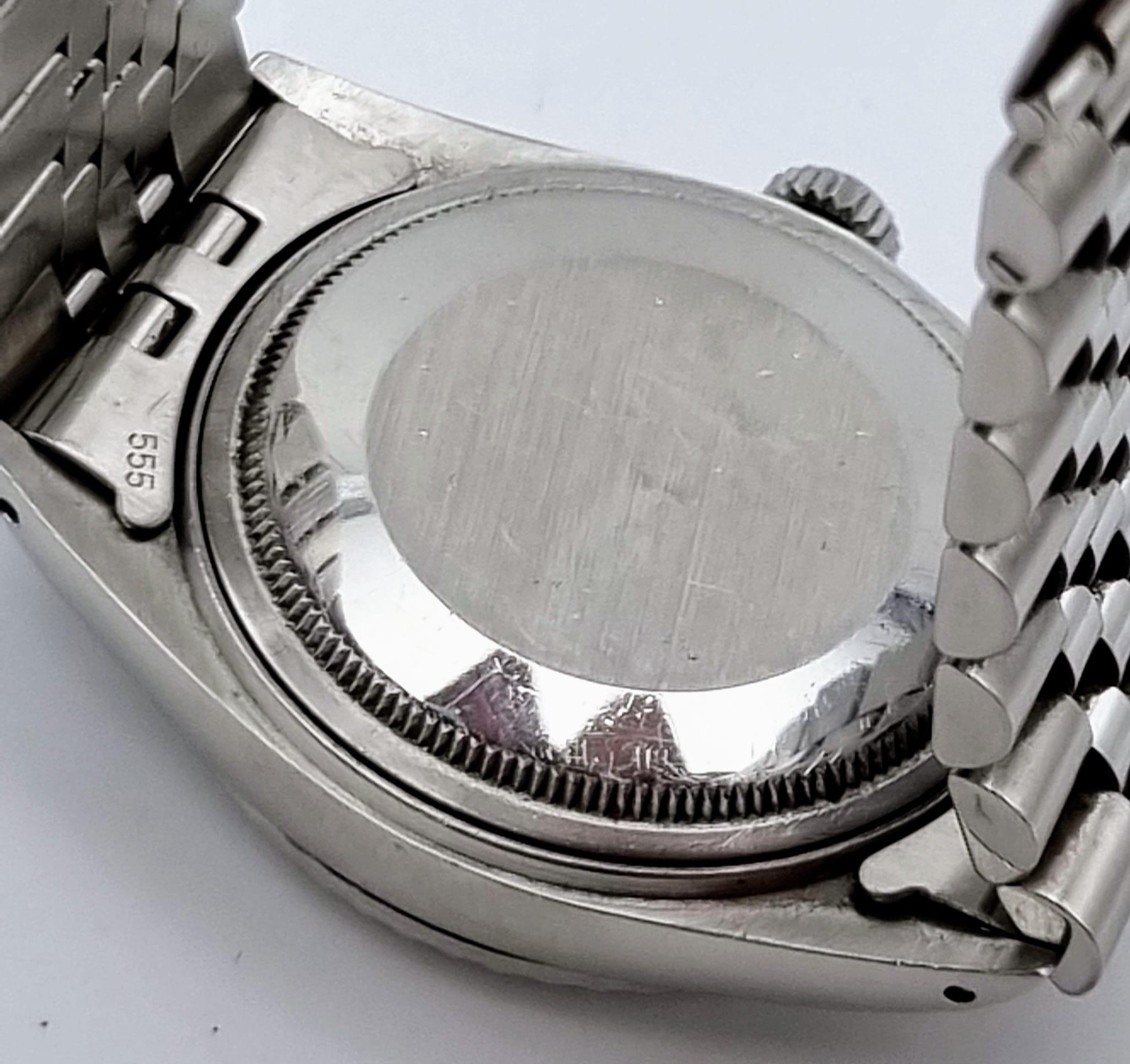 A Rolex Oyster Perpetual Datejust Gents Watch. Stainless steel strap and case - 36mm. Silver tone - Image 8 of 14