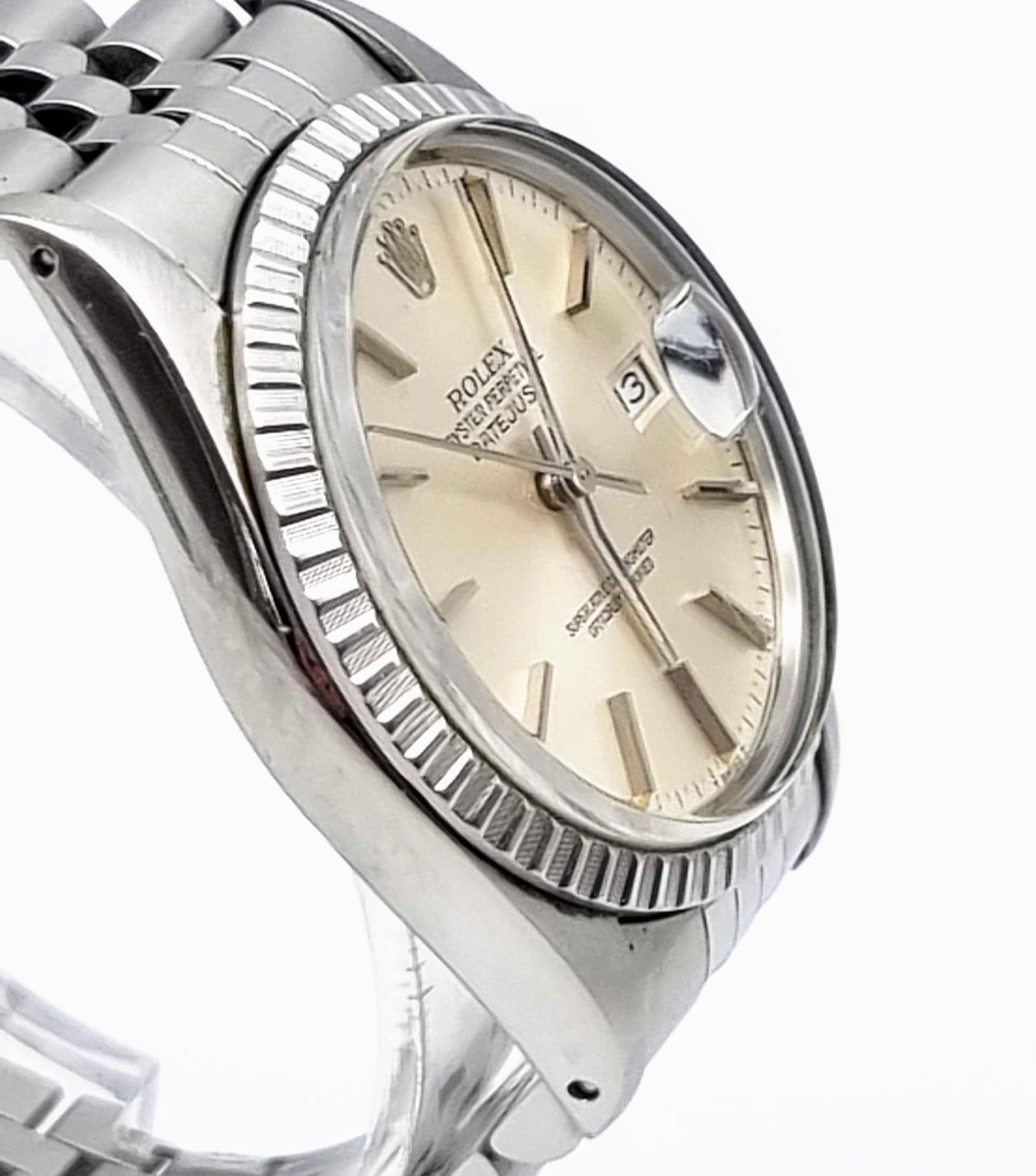 A Rolex Oyster Perpetual Datejust Gents Watch. Stainless steel strap and case - 36mm. Silver tone - Image 3 of 14