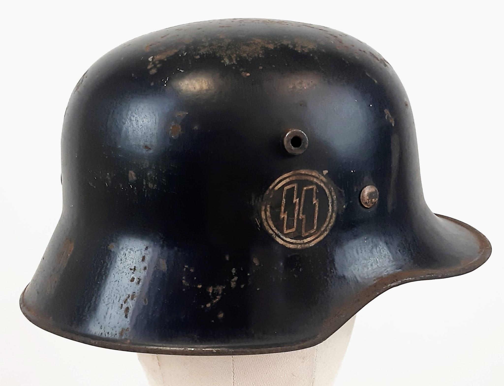 3rd Reich S.S.V.T. Mle 17 Helmet. Typical of the Period. - Bild 2 aus 6