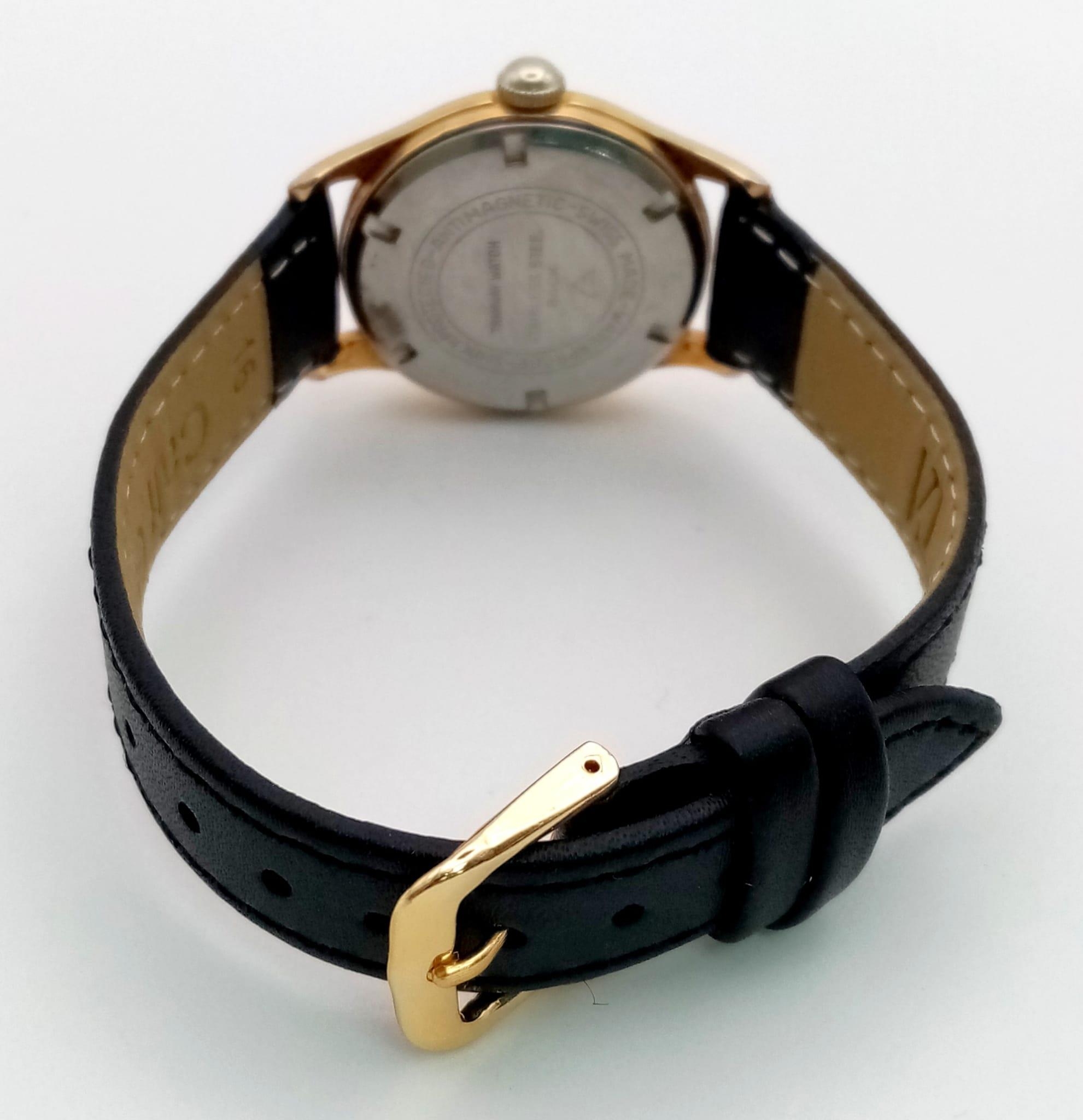 A Vintage Azhar Mechanical Watch. Black leather strap. Case - 30mm. In working order. - Bild 4 aus 6