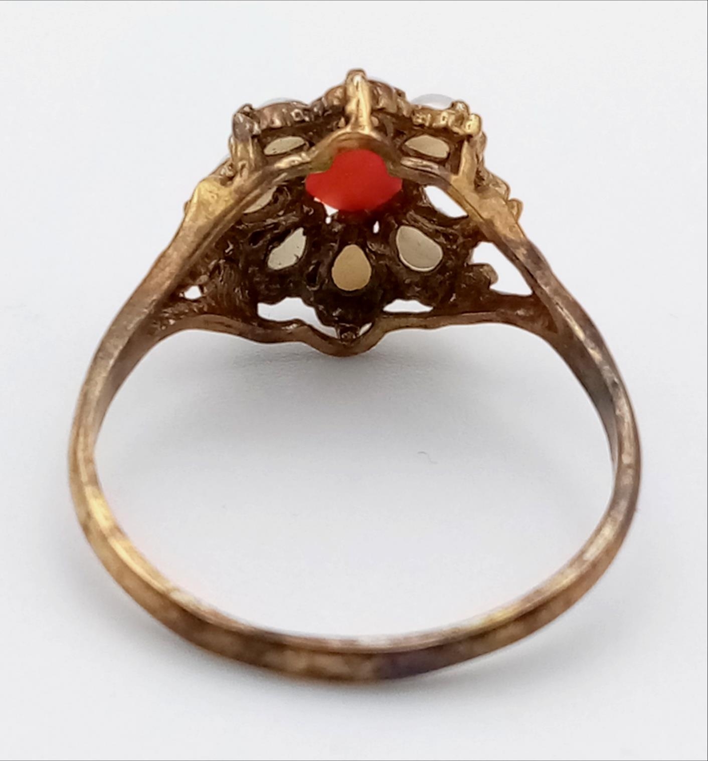 A 9K Gold Vintage Seed Pearl and Coral Ring. Missing a seed pearl so a/f. Size O. 2g total weight. - Image 3 of 5
