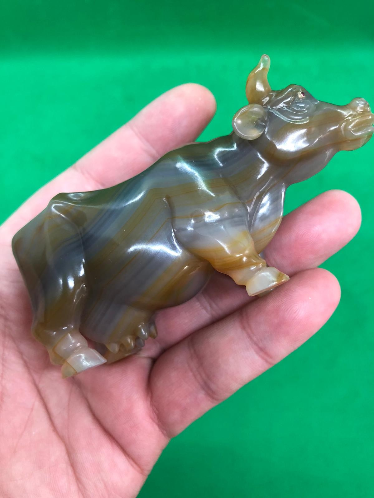 A Russian early carved agate cow/bull figure set with gold and ruby eyes Width 10.5cm Height to - Image 13 of 14