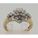 A 9 K yellow gold cluster diamond (0.50 carats) ring. Size: J, weight: 2.8 g.