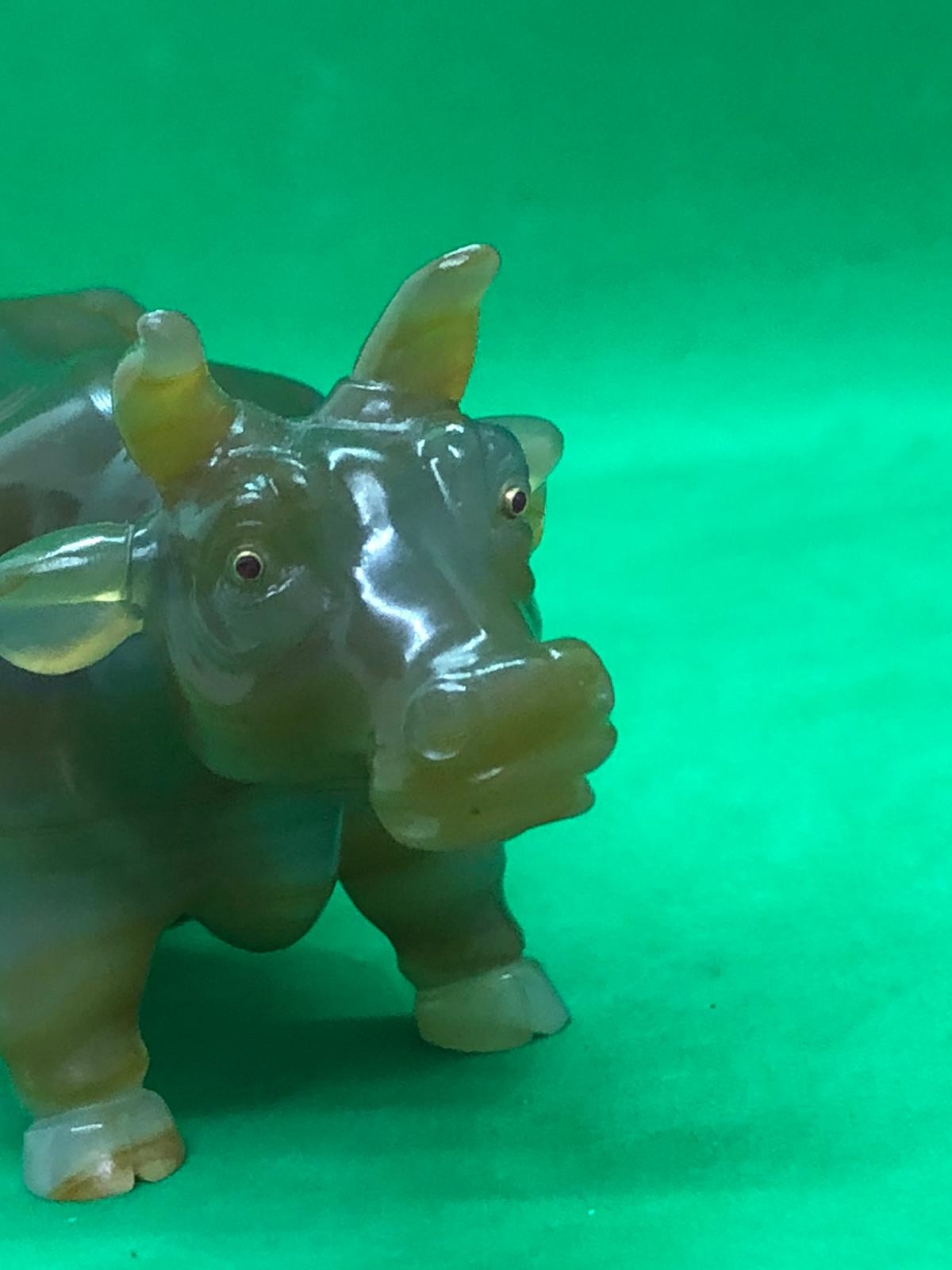 A Russian early carved agate cow/bull figure set with gold and ruby eyes Width 10.5cm Height to - Image 3 of 14
